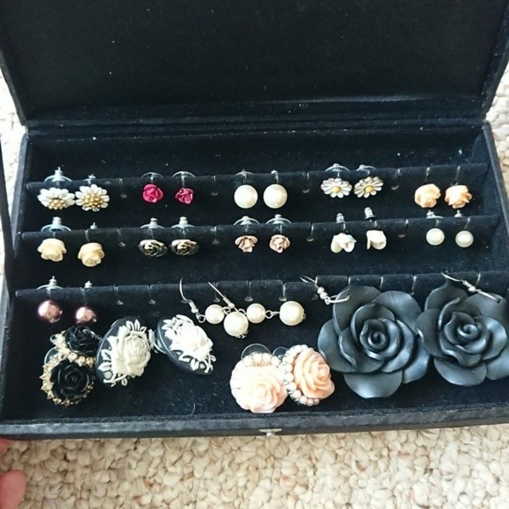 Box Of Flowers And Faux Pearls Earrings - 16 Pairs 28$